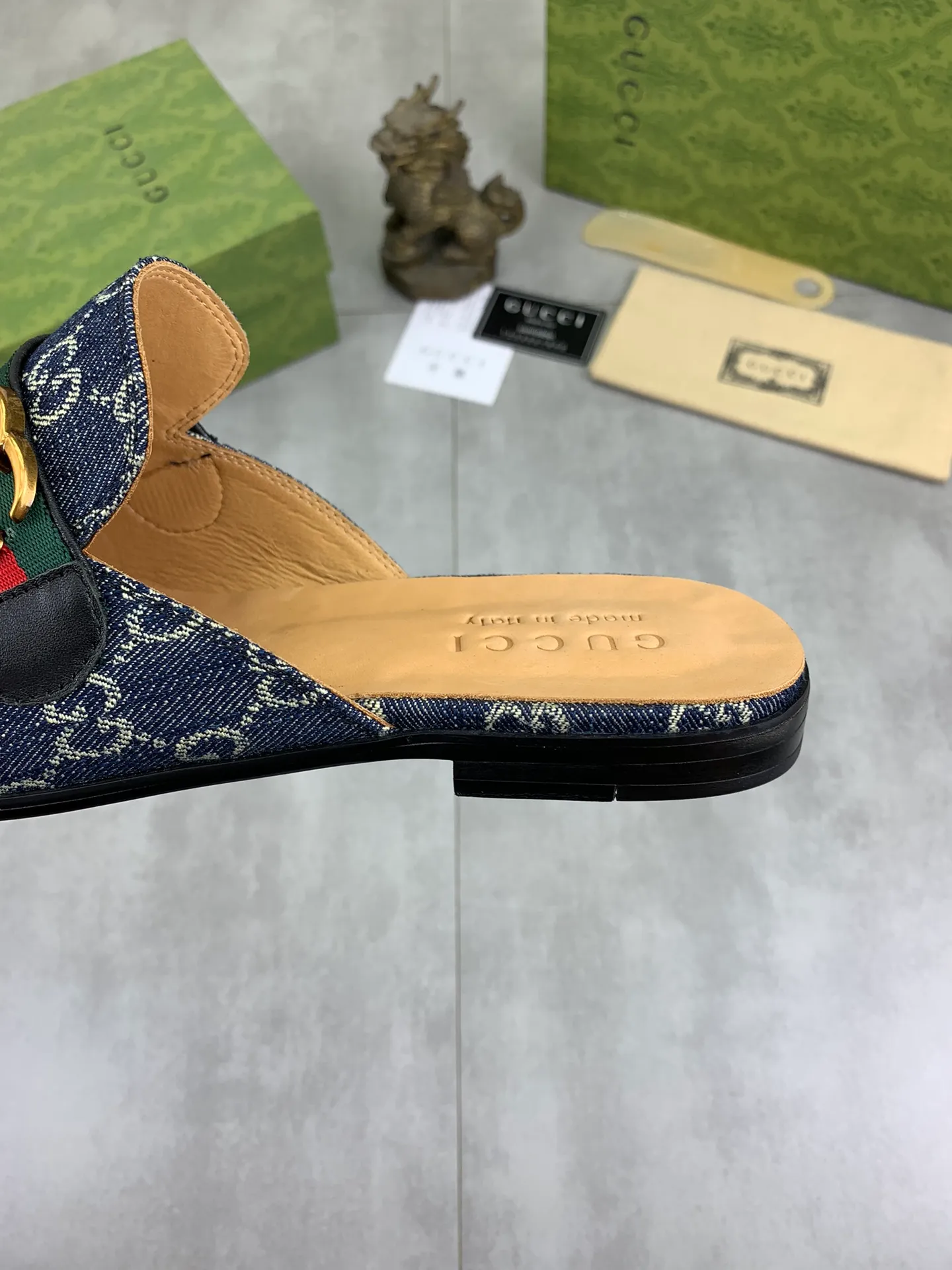 Men's Men's Shoes💰P480💰【New Style】Water-dyed Niuli High Quality Gucci half-drag business leather shoes hot selection (Gucci) official website latest Gucci half-drag 🎁 business leather shoes, hot style 💥 simple and elegant style, exclusive for trendy men. Unique official website latest brand original double G embossing Elements 👑 Original Gucci decoration, fashionable and elegant, fabric original calfskin ✅ Fully imported first-layer cowhide lining, official website designated wear-resistant, rubber business outsole, classic model taken at the counter in real life 🎬Number: 38-44 (45 46 customized) 2⃣️colors available